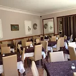 波斯顿酒店 3*