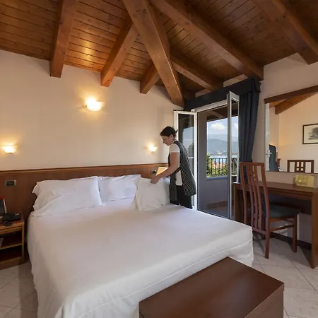 Boston 3* Stresa