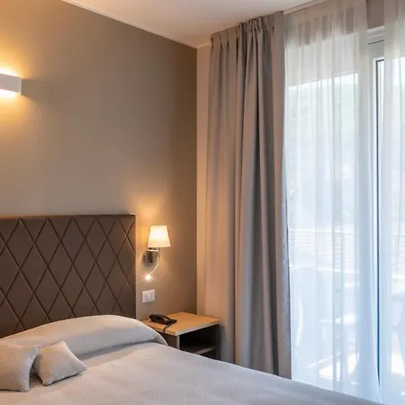 波斯顿酒店 斯特雷萨