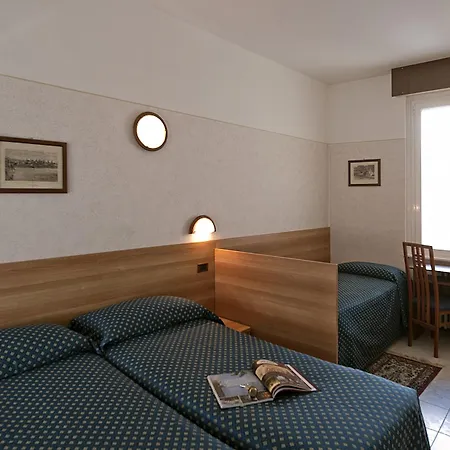 波斯顿酒店 3* 斯特雷萨