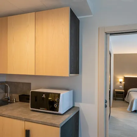 Boston Hotel 3*