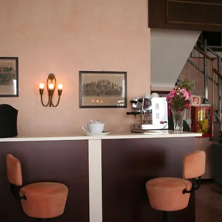 波斯顿酒店 斯特雷萨