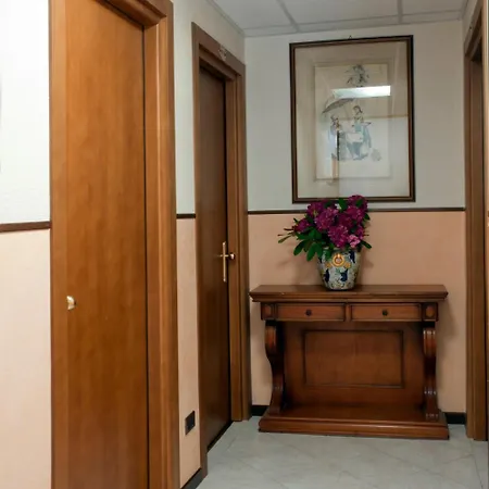 波斯顿酒店 3* 斯特雷萨