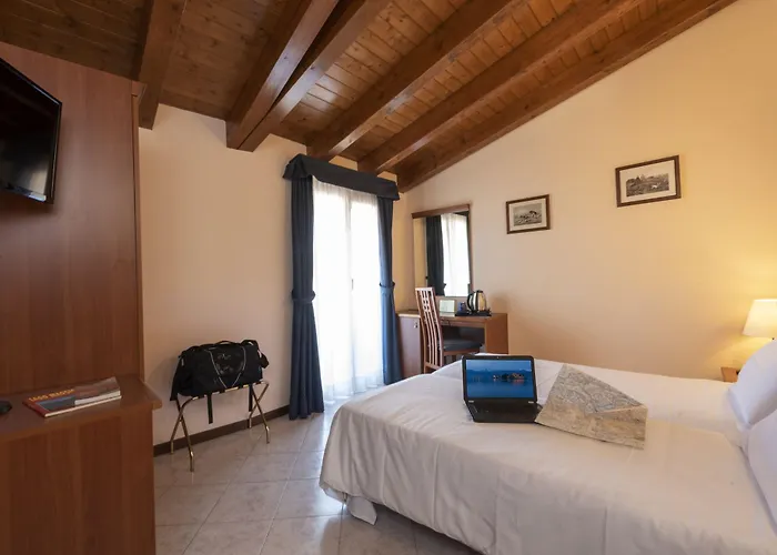 波斯顿酒店 3* 斯特雷萨