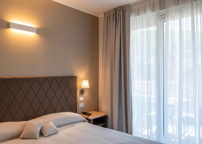 波斯顿酒店 斯特雷萨